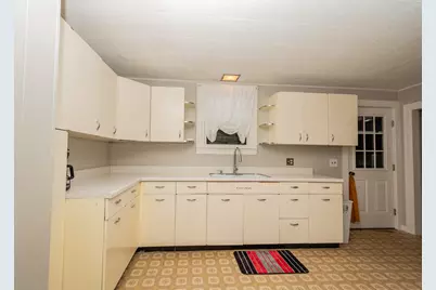 479 Essex Street, Dover Foxcroft, ME 04426 - Photo 12