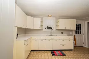 479 Essex St, Dover Foxcroft, ME 04426 - Photo 12