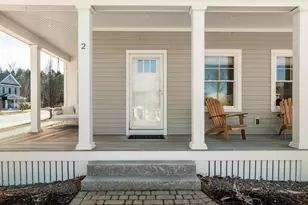 2 Franklin Cir, Cape Elizabeth, ME 04107 - Photo 8