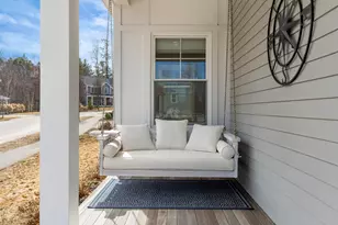 2 Franklin Cir, Cape Elizabeth, ME 04107 - Photo 6