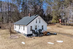 17 Daggett St, Milo, ME 04463 - Photo 1