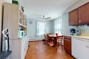 372 Massachusetts Ave, Millinocket, ME 04462 - Photo 10