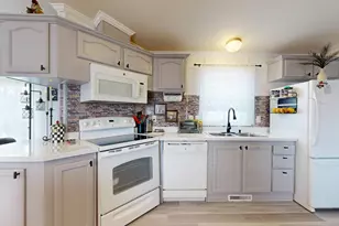 25 Sarah Ave, Lewiston, ME 04240 - Photo 14