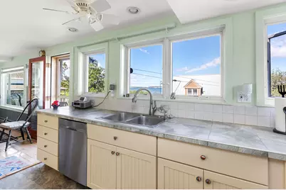 364 Island Avenue, Portland, ME 04108 - Photo 10