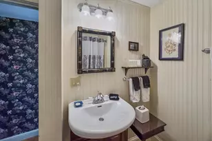 84 Elm St, Camden, ME 04843 - Photo 26