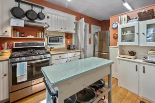 84 Elm St, Camden, ME 04843 - Photo 14