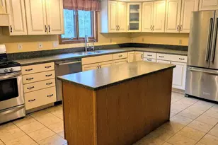 473 Maple St, North Berwick, ME 03906 - Photo 2