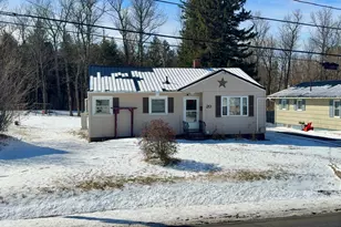 20 Maple St, Presque Isle, ME 04769 - Photo 2