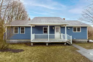 1806 Hammond St, Hermon, ME 04401 - Photo 2