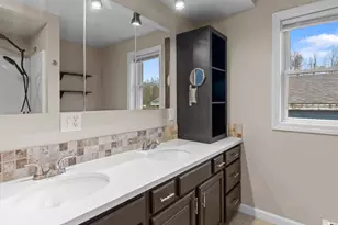 1806 Hammond St, Hermon, ME 04401 - Photo 24