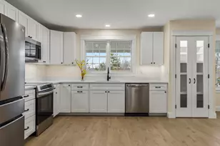 29 Pleasant St, Newcastle, ME 04553 - Photo 12