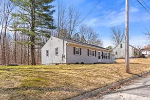 23 Reginald St, Auburn, ME 04210 - Photo 2