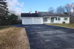12 Hartford St, Lewiston, ME 04240 - Photo 2
