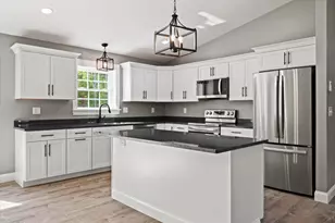 633 Streamside Ave, Bangor, ME 04401 - Photo 16