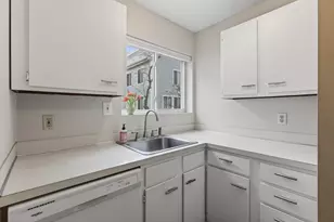 18 Ocean St, South Portland, ME 04106 - Photo 10