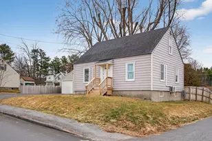 64 Newland Ave, Augusta, ME 04330 - Photo 2