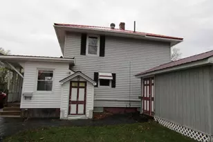 37 Cedar St, East Millinocket, ME 04430 - Photo 2