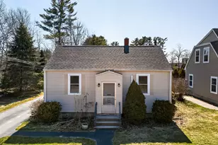 20 Providence Ave, Falmouth, ME 04105 - Photo 2