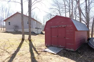 557 Enfield Rd, Lincoln, ME 04457 - Photo 18