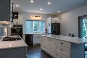 33 Eastfield Dr, Gray, ME 04039 - Photo 4