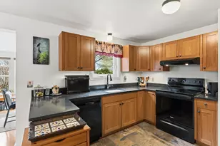 84 Willow Grove Rd, Brunswick, ME 04011 - Photo 12