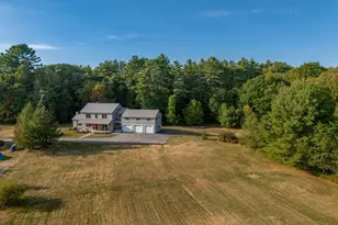 18 Laura Whitney Dr, North Yarmouth, ME 04097 - Photo 2