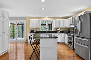 15 Harvey Brook Dr, Freeport, ME 04032 - Photo 2