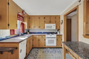 42 Vernon St, Bethel, ME 04217 - Photo 8