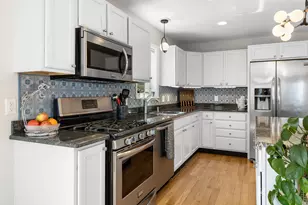 81 Crescent St, Rockland, ME 04841 - Photo 16