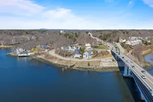 30 Bridge St, Kittery, ME 03904 - Photo 4