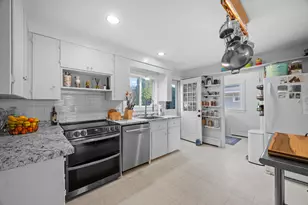 30 Bridge St, Kittery, ME 03904 - Photo 34