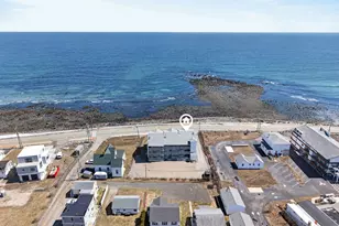 790 York St, York, ME 03909 - Photo 2