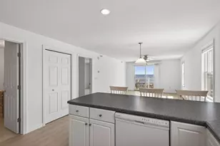 790 York St, York, ME 03909 - Photo 8