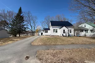 36 Cedar St, East Millinocket, ME 04430 - Photo 2