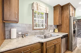 108 Country Wy, North Berwick, ME 03906 - Photo 10