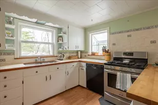 90 Pearl St, Camden, ME 04843 - Photo 4