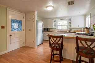 90 Pearl St, Camden, ME 04843 - Photo 2