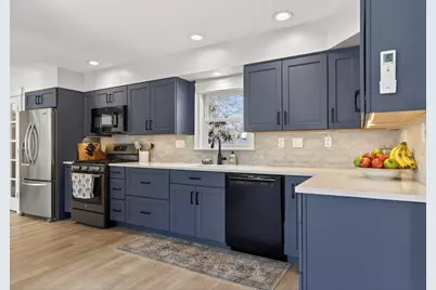 119 Cedar Street, Belfast, ME 04915 - Photo 2