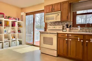 21 Mitchell St, Lewiston, ME 04240 - Photo 6
