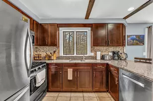 8 Evergreen Dr, Freeport, ME 04032 - Photo 2