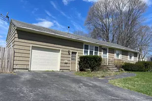 19 Hicks St, Portland, ME 04103 - Photo 2