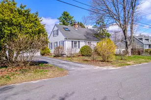 9 Pleasant Ave, Scarborough, ME 04074 - Photo 2