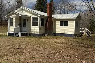 13 Green St, Houlton, ME 04730 - Photo 8