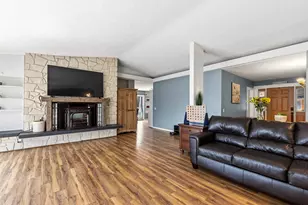 7 Bayberry Ln, Lewiston, ME 04240 - Photo 2