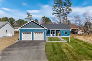 19 Forest Glen Ln, Topsham, ME 04086 - Photo 2