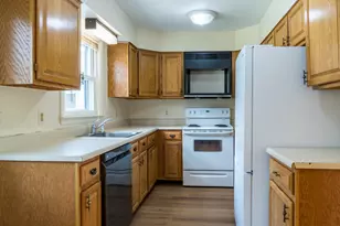 37 Moore Ave, Brunswick, ME 04011 - Photo 4