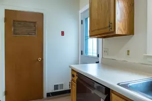 37 Moore Ave, Brunswick, ME 04011 - Photo 8