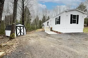 26 Round Stone Rd, Mount Vernon, ME 04352 - Photo 2
