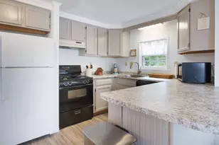 327 Elm St, Machias, ME 04654 - Photo 4