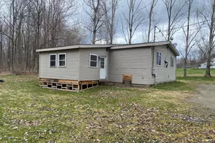 312 Ridge Rd, Fairfield, ME 04937 - Photo 2